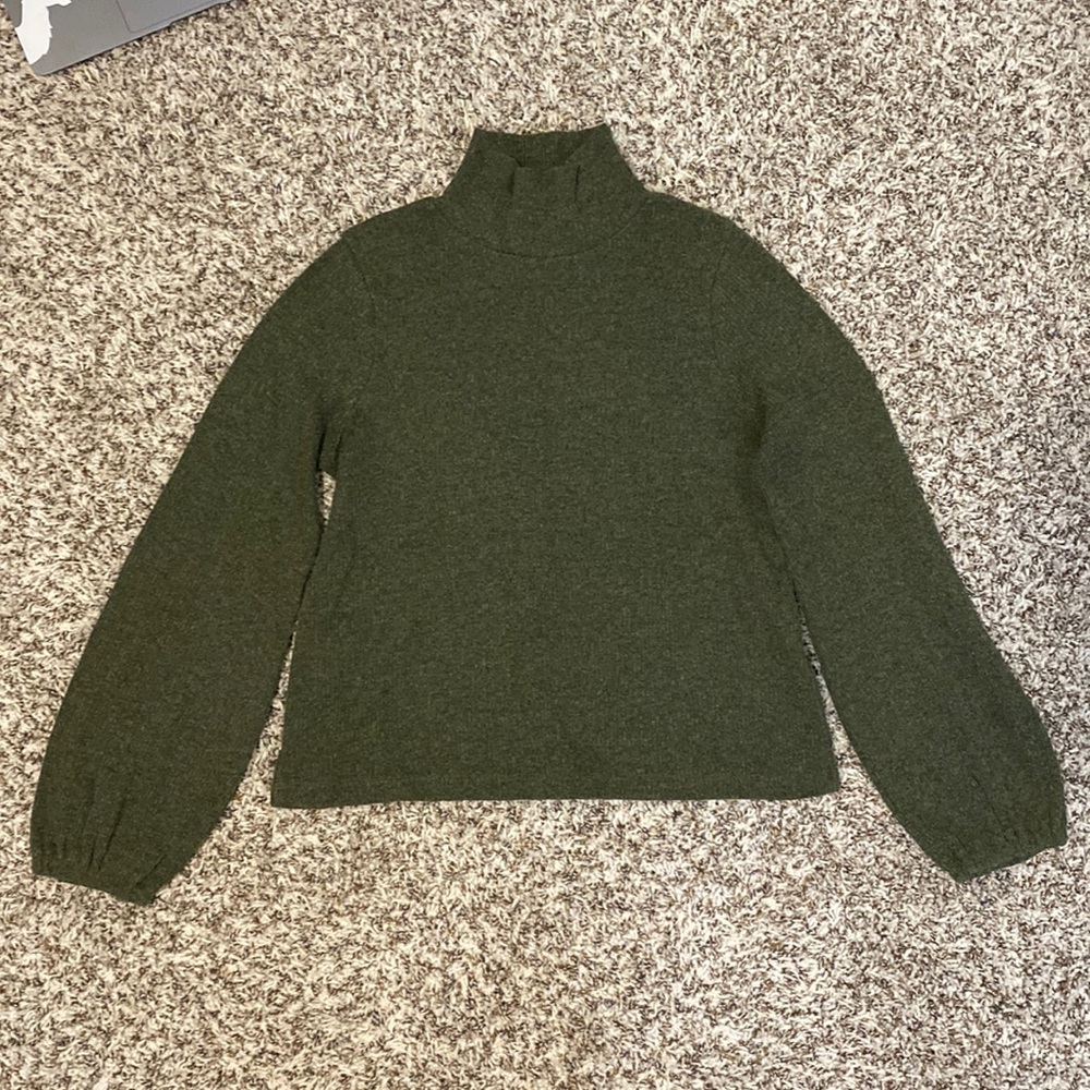 Madewell mock neck muted green top size medium